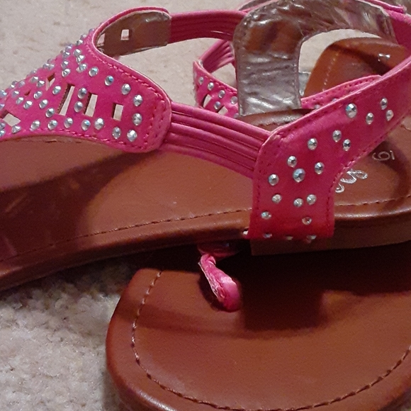 Pink Sandels - Picture 2 of 2
